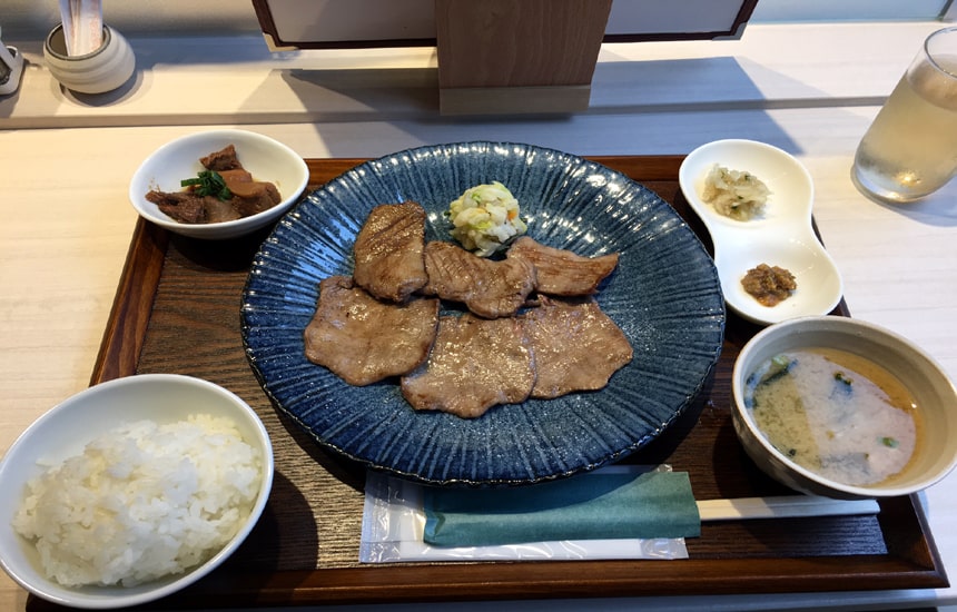 牛たん専門店 大阪屋　「上」薄切りたん焼き定食